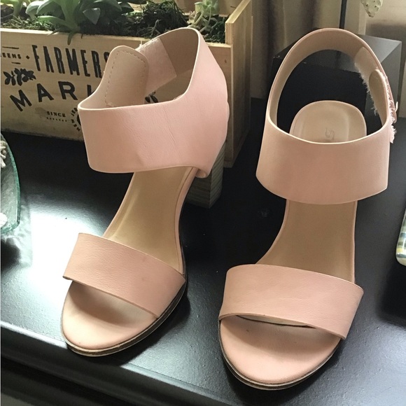 Soda Brand Pink Sandals - Picture 1 of 6